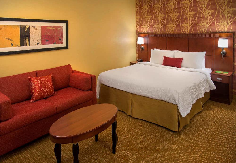 Courtyard By Marriott Poughkeepsie Exterior foto