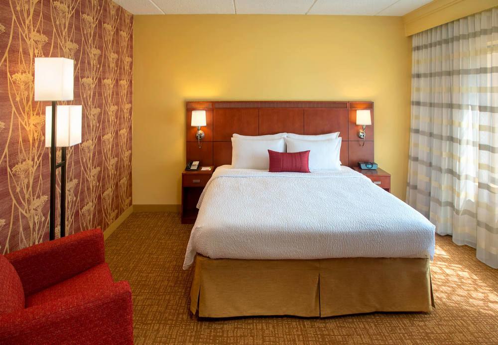 Courtyard By Marriott Poughkeepsie Exterior foto