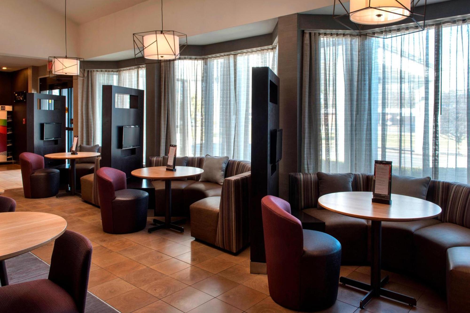 Courtyard By Marriott Poughkeepsie Exterior foto