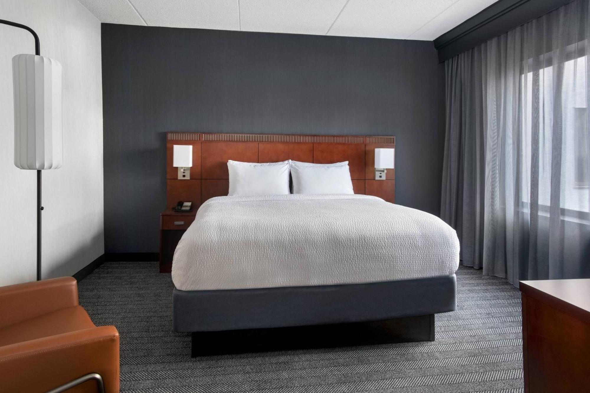 Courtyard By Marriott Poughkeepsie Exterior foto