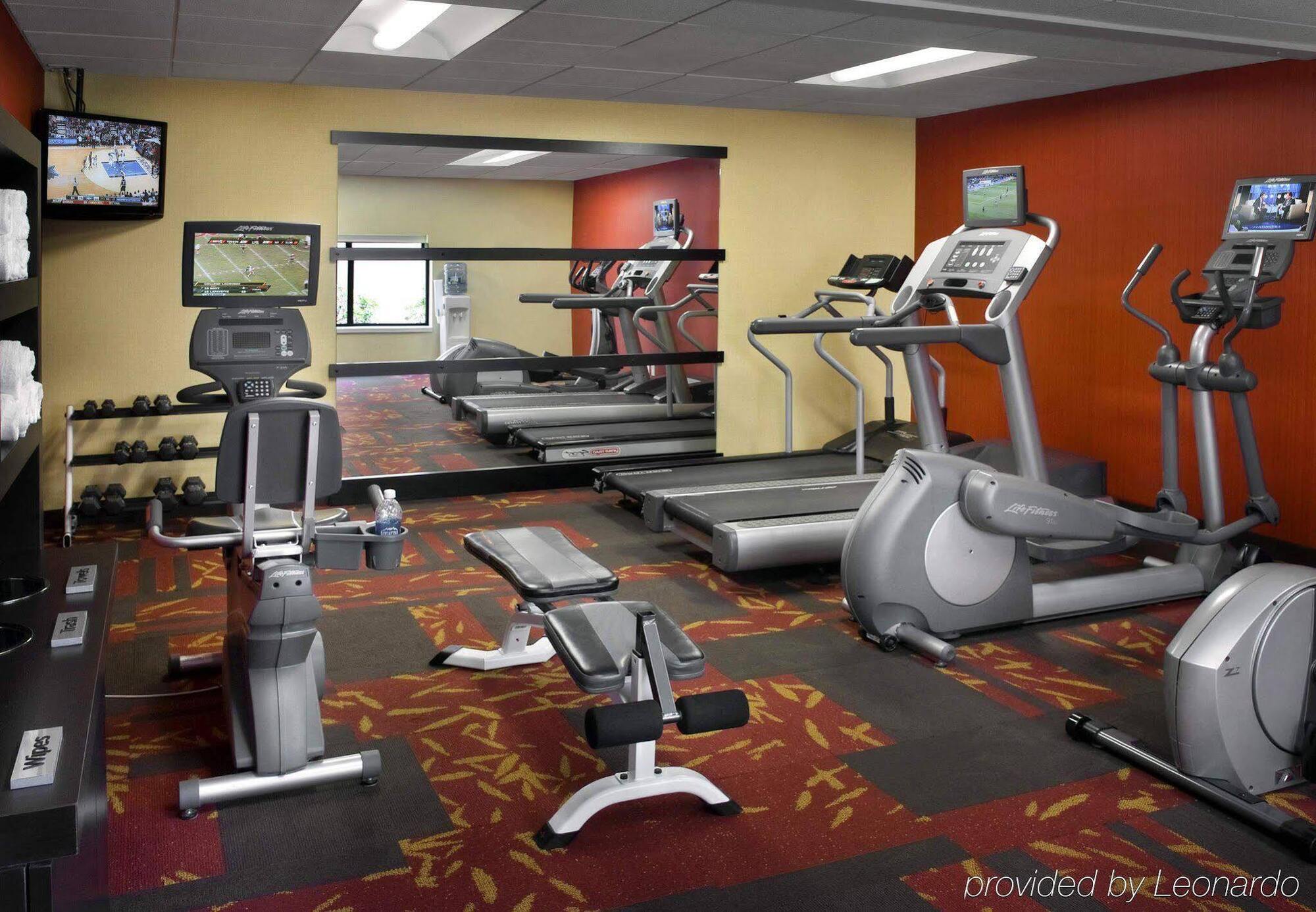 Courtyard By Marriott Poughkeepsie Exterior foto